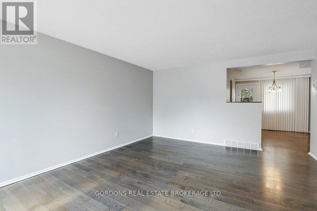 1562 Lassiter Terrace, Ottawa, Ontario  K1J 8N4 - Photo 11 - X13084228