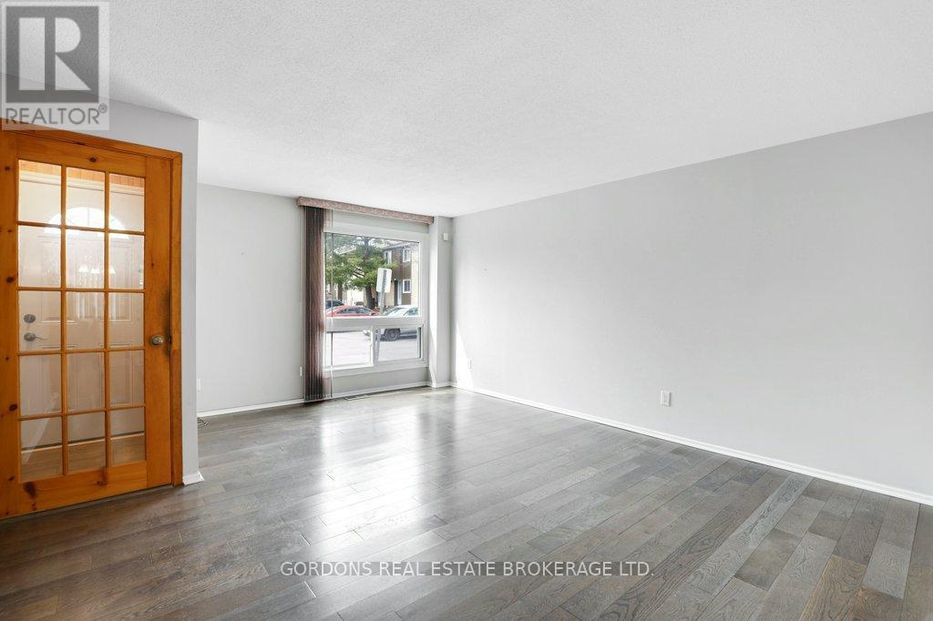 1562 Lassiter Terrace, Ottawa, Ontario  K1J 8N4 - Photo 8 - X13084228