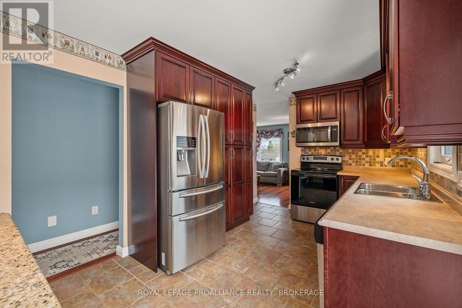 307 Amherst Drive, Loyalist, Ontario  K7N 1V3 - Photo 13 - X13084252