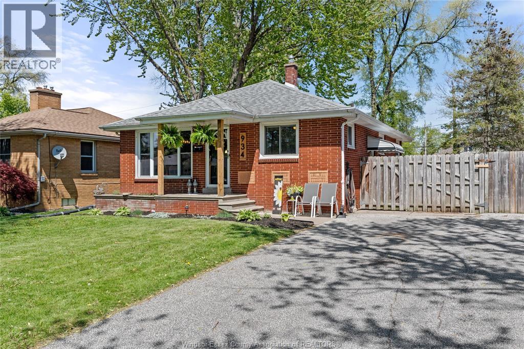 934 ST. PAUL AVENUE, windsor, Ontario