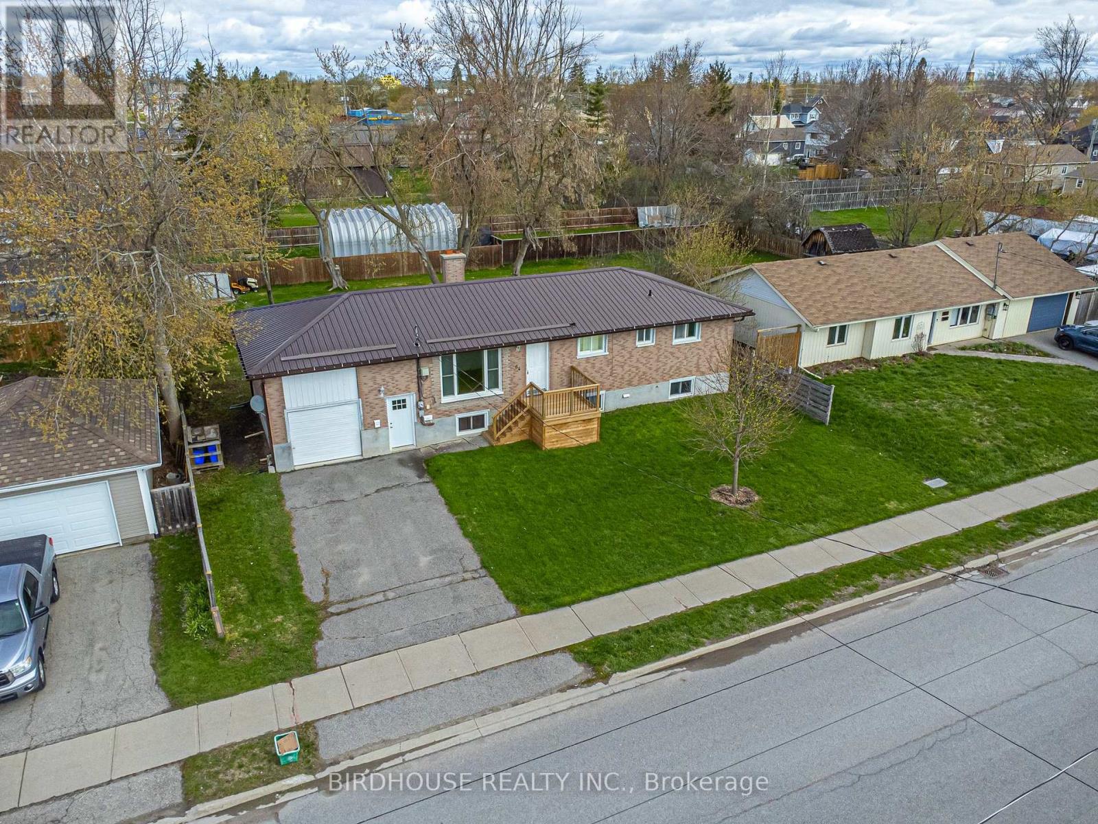 64 George Street W, Kawartha Lakes, Ontario  K9V 5H9 - Photo 4 - X13084318