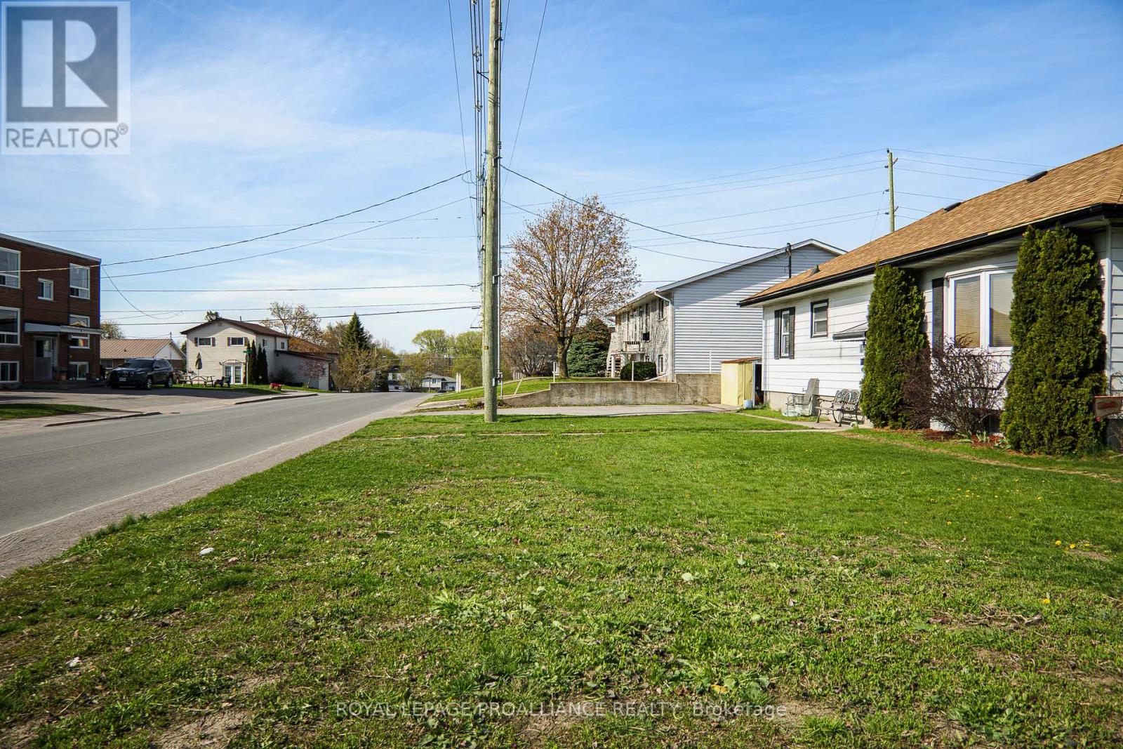 84 Heber Street, Quinte West (Trenton Ward), Ontario  K8V 1N3 - Photo 7 - X13084352