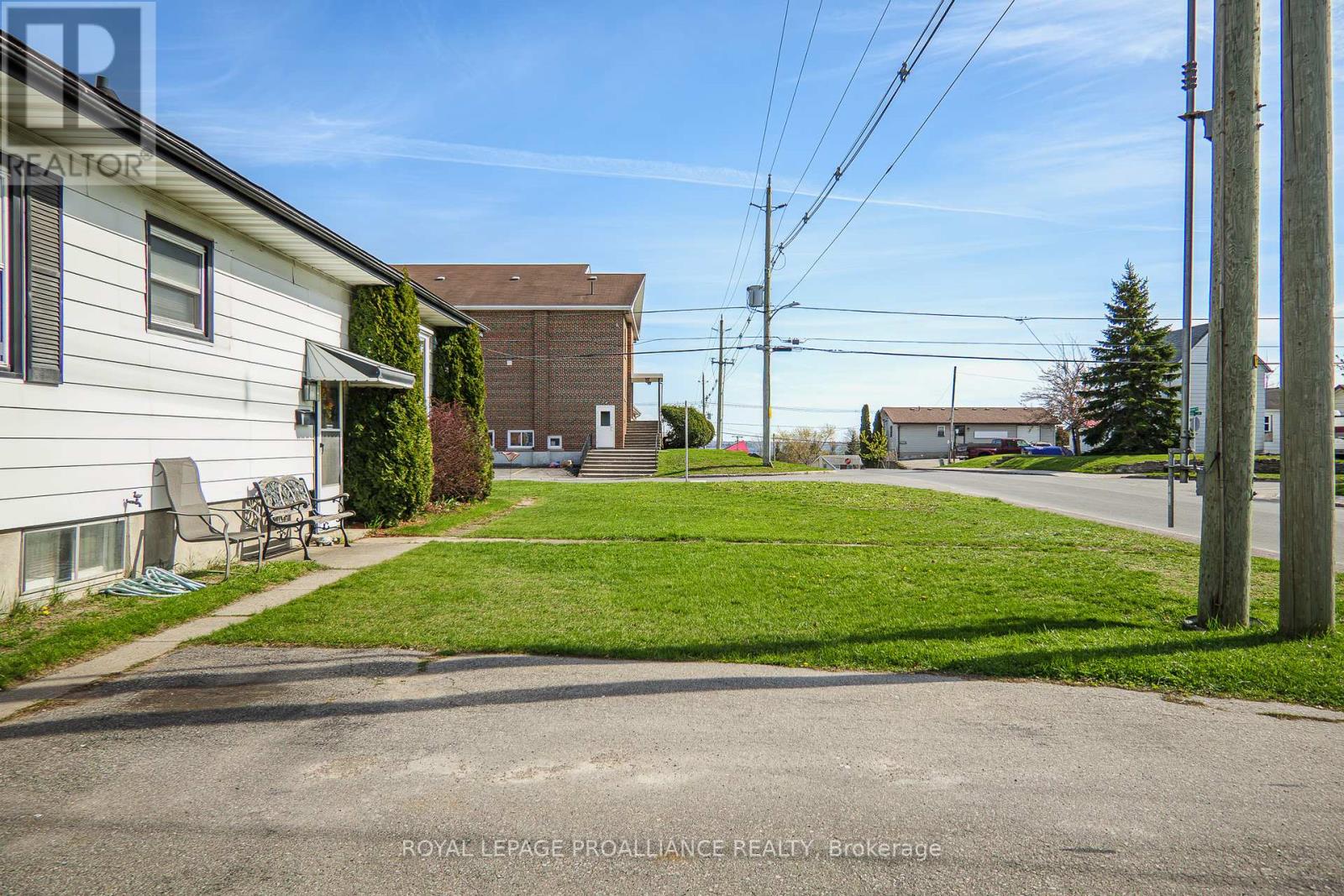 84 Heber Street, Quinte West (Trenton Ward), Ontario  K8V 1N3 - Photo 8 - X13084352