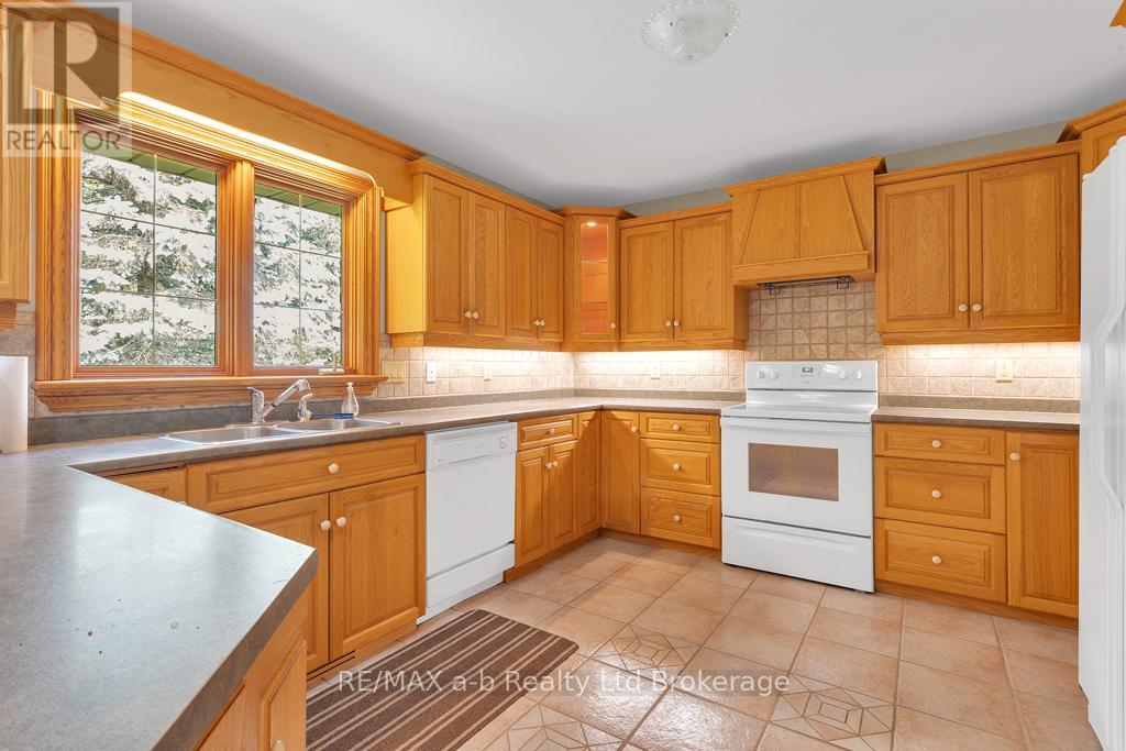 21 Windemere Avenue, Tillsonburg, Ontario  N4G 5M8 - Photo 13 - X12761832