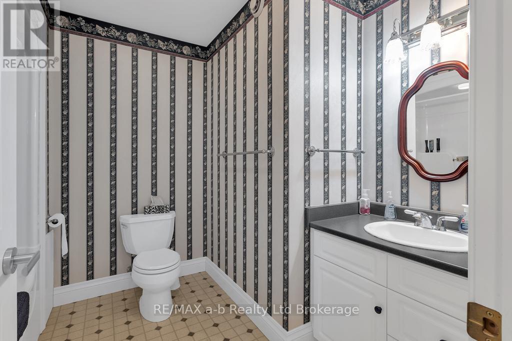 21 Windemere Avenue, Tillsonburg, Ontario  N4G 5M8 - Photo 23 - X12761832