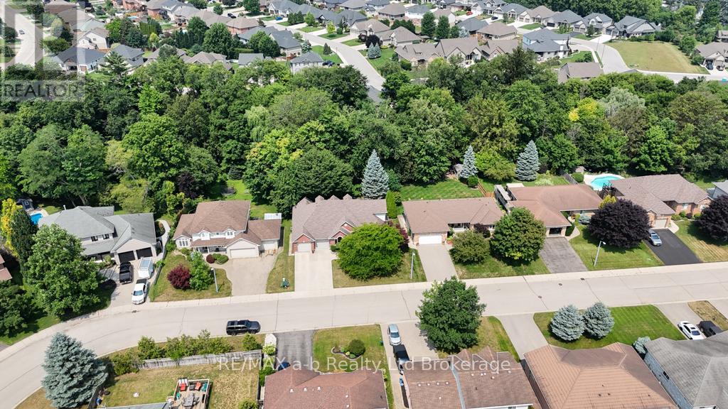 21 Windemere Avenue, Tillsonburg, Ontario  N4G 5M8 - Photo 5 - X12761832