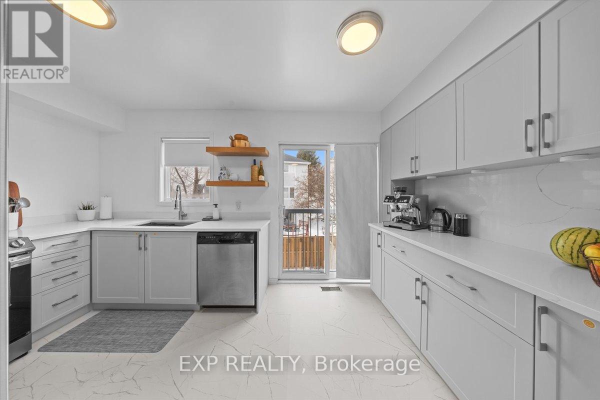 36 Yorkville Street, Ottawa, Ontario  K2C 4B5 - Photo 3 - X13084434