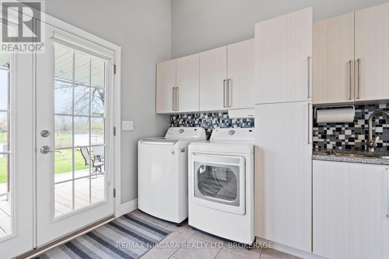 8134 Beaverdams Road, Niagara Falls, Ontario  L2H 1S1 - Photo 11 - X13084232