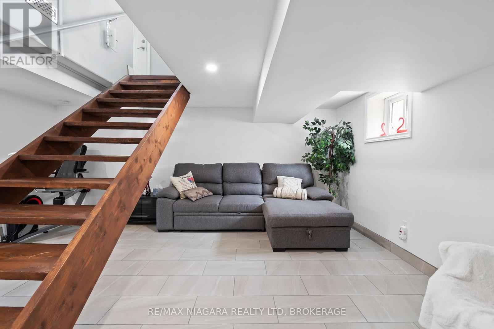 8134 Beaverdams Road, Niagara Falls, Ontario  L2H 1S1 - Photo 18 - X13084232