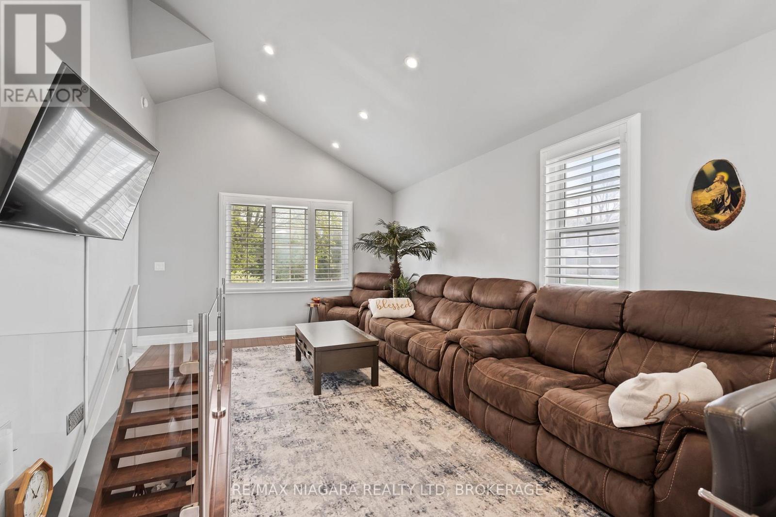 8134 Beaverdams Road, Niagara Falls, Ontario  L2H 1S1 - Photo 4 - X13084232