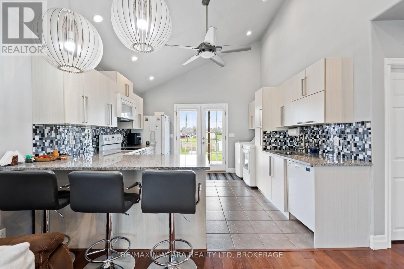 8134 Beaverdams Road, Niagara Falls, Ontario  L2H 1S1 - Photo 8 - X13084232