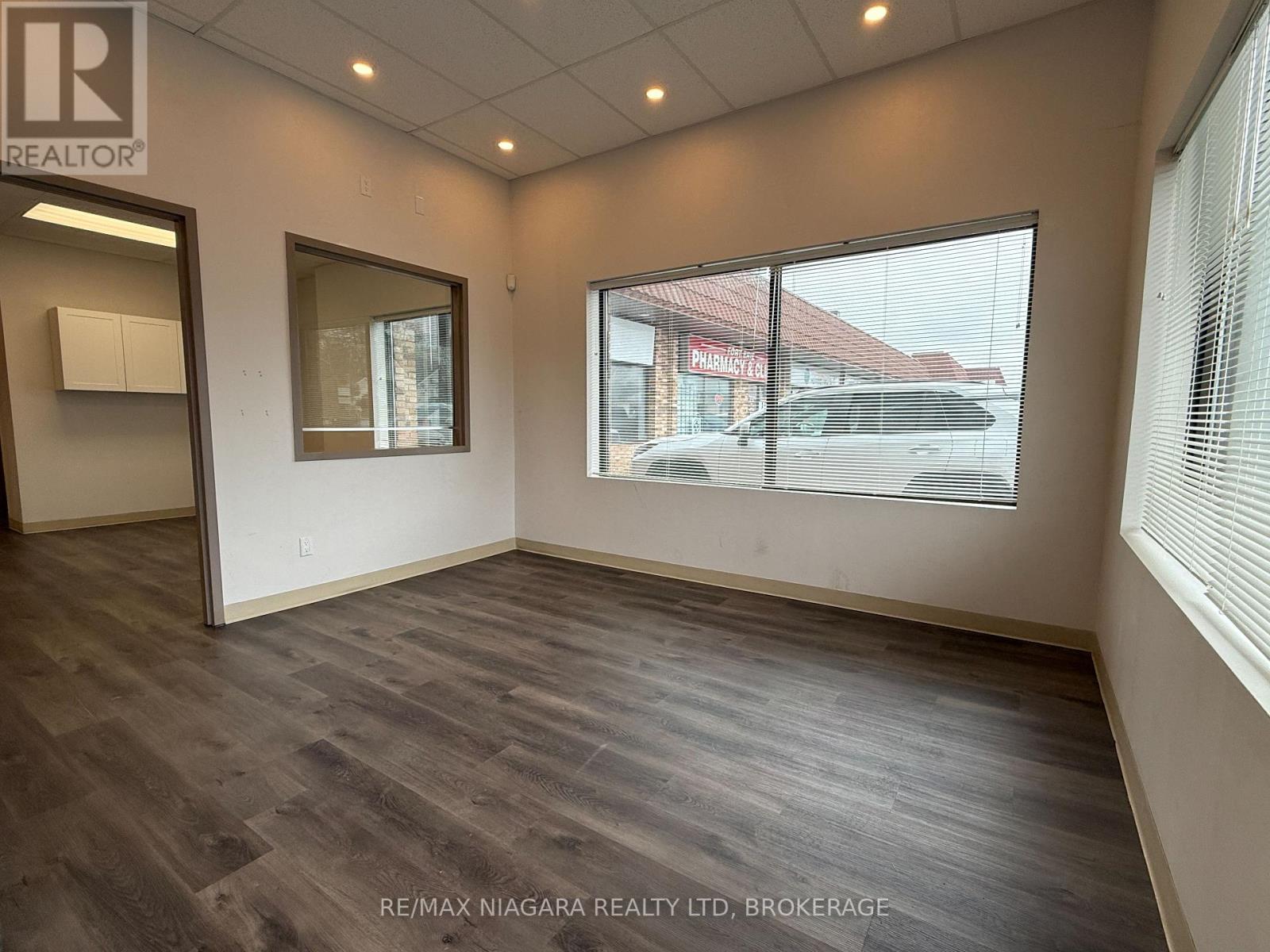 8 - 224 Garrison Road, Fort Erie, Ontario  L2A 1M7 - Photo 3 - X13084332