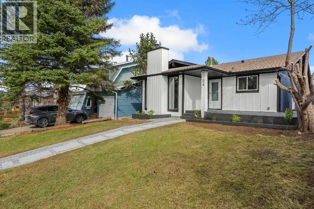 24 Bermuda Street NW, Calgary, Alberta  T3K 1G6 - Photo 2 - A2307906