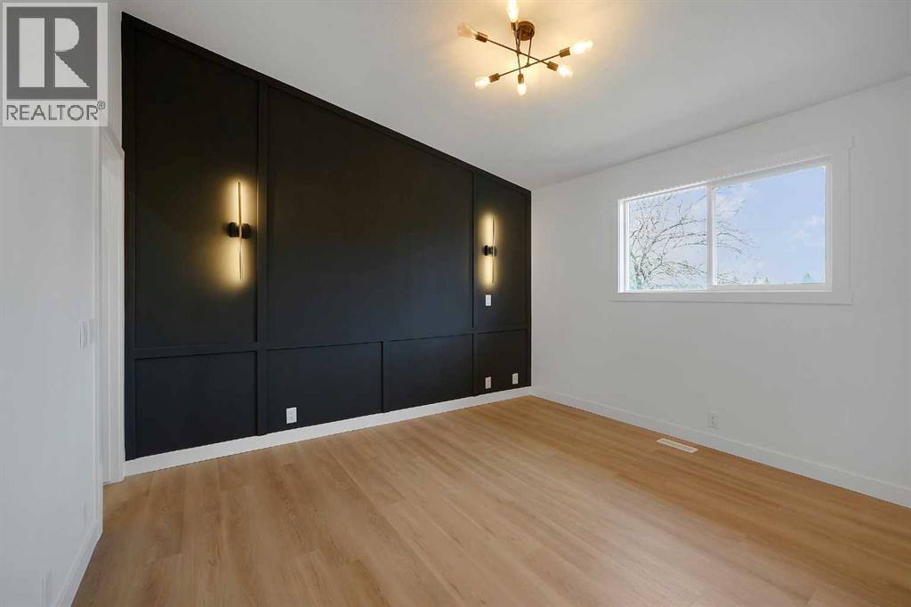 24 Bermuda Street NW, Calgary, Alberta  T3K 1G6 - Photo 20 - A2307906