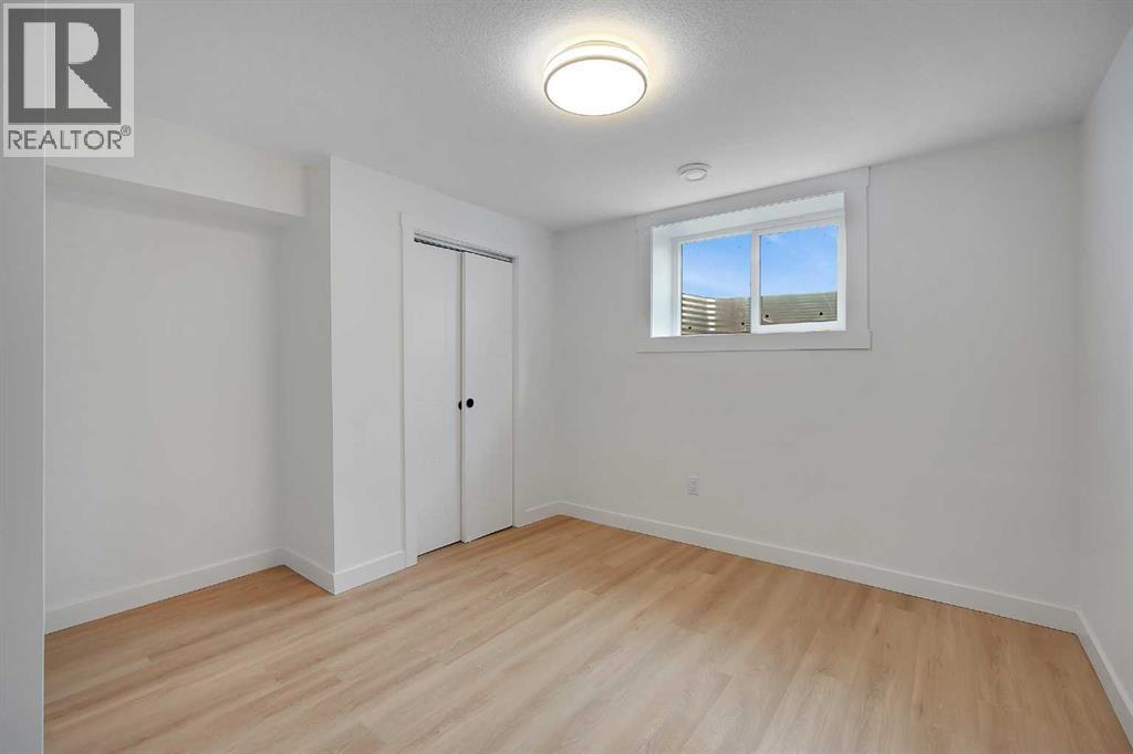 24 Bermuda Street NW, Calgary, Alberta  T3K 1G6 - Photo 30 - A2307906