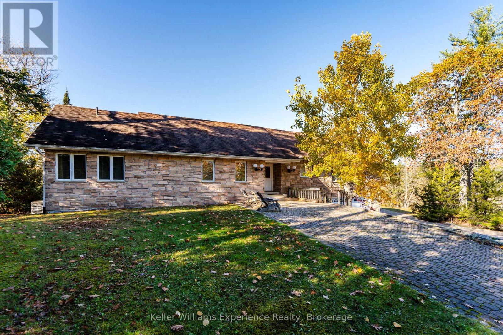 804 Kings Farm Road, Georgian Bay (Baxter), Ontario  L0K 1S0 - Photo 3 - X13084394