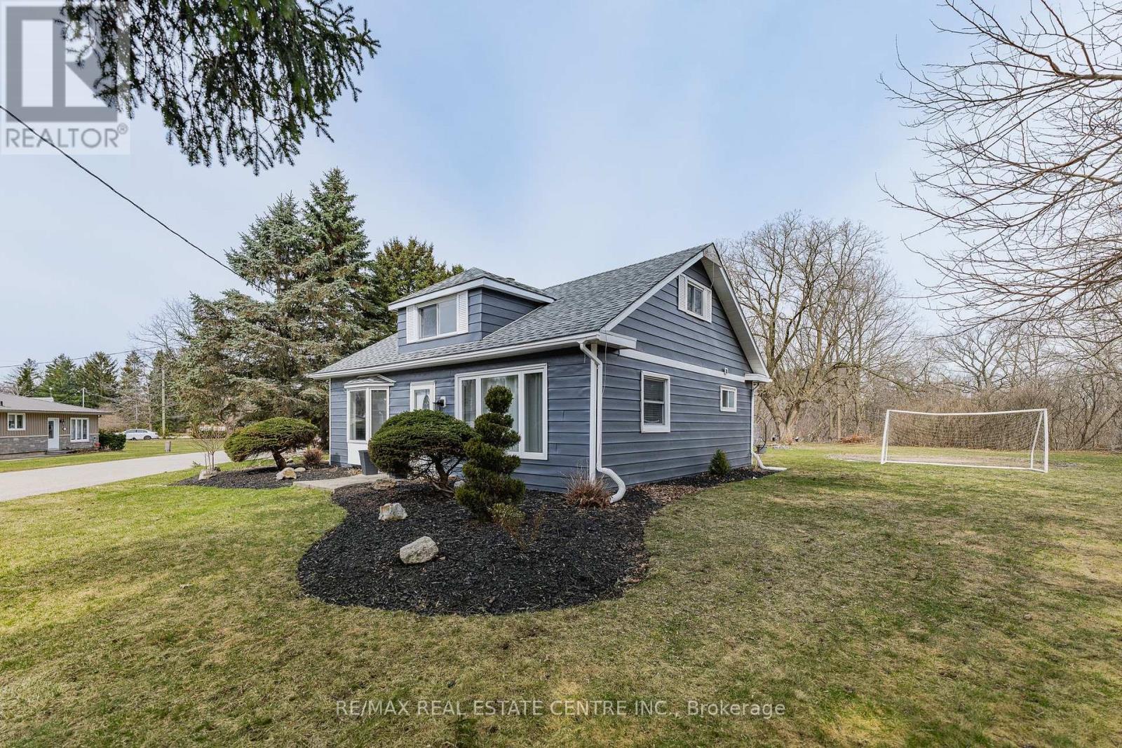 1 Hughson Street, North Dumfries, Ontario  N0B 1L0 - Photo 2 - X12935554