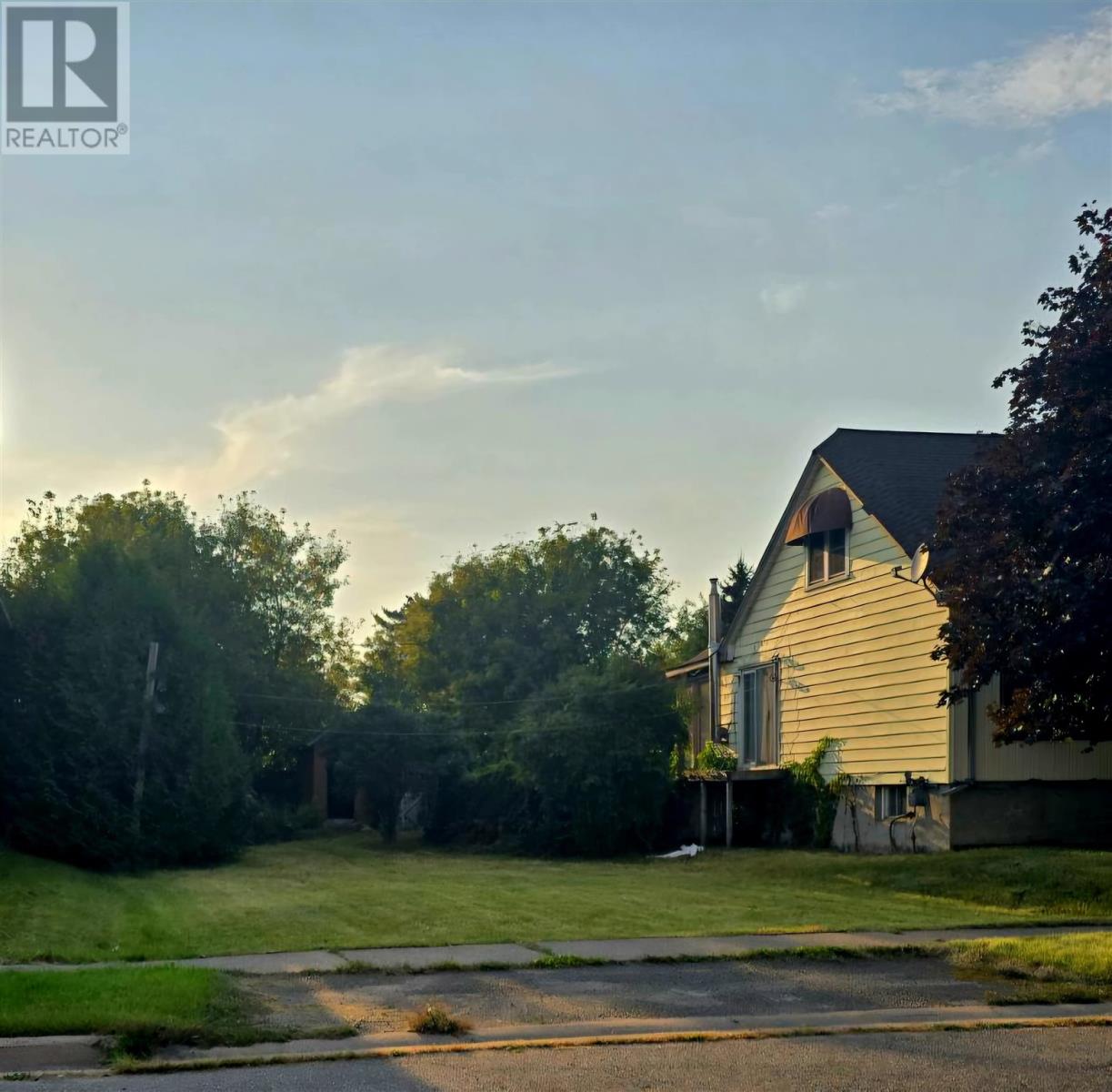 137 Carufel Ave, Sault Ste. Marie, Ontario  P6C 4T5 - Photo 1 - SM260879