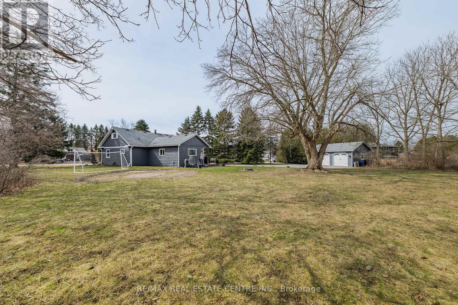 1 Hughson Street, North Dumfries, Ontario  N0B 1L0 - Photo 37 - X12935554