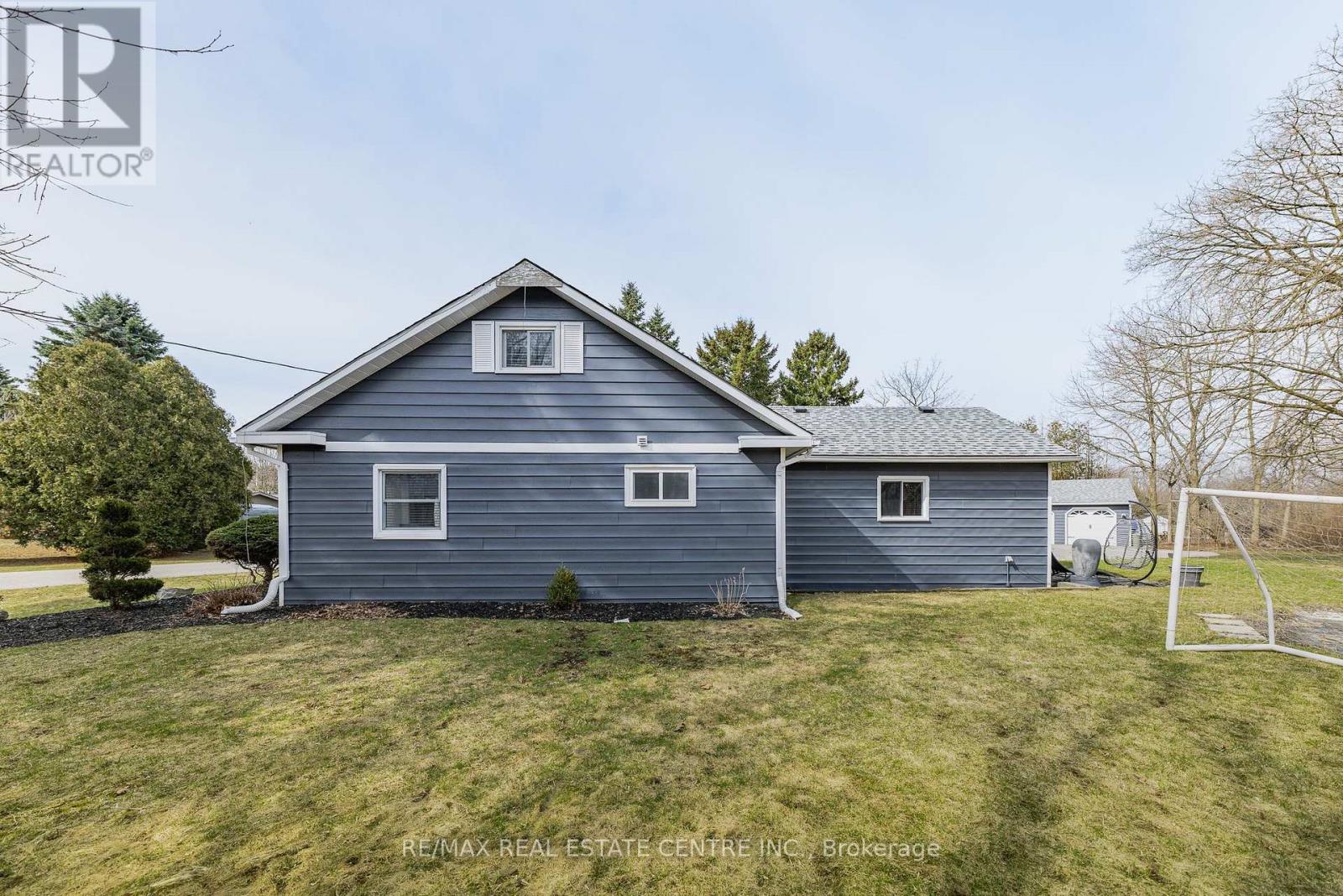 1 Hughson Street, North Dumfries, Ontario  N0B 1L0 - Photo 39 - X12935554