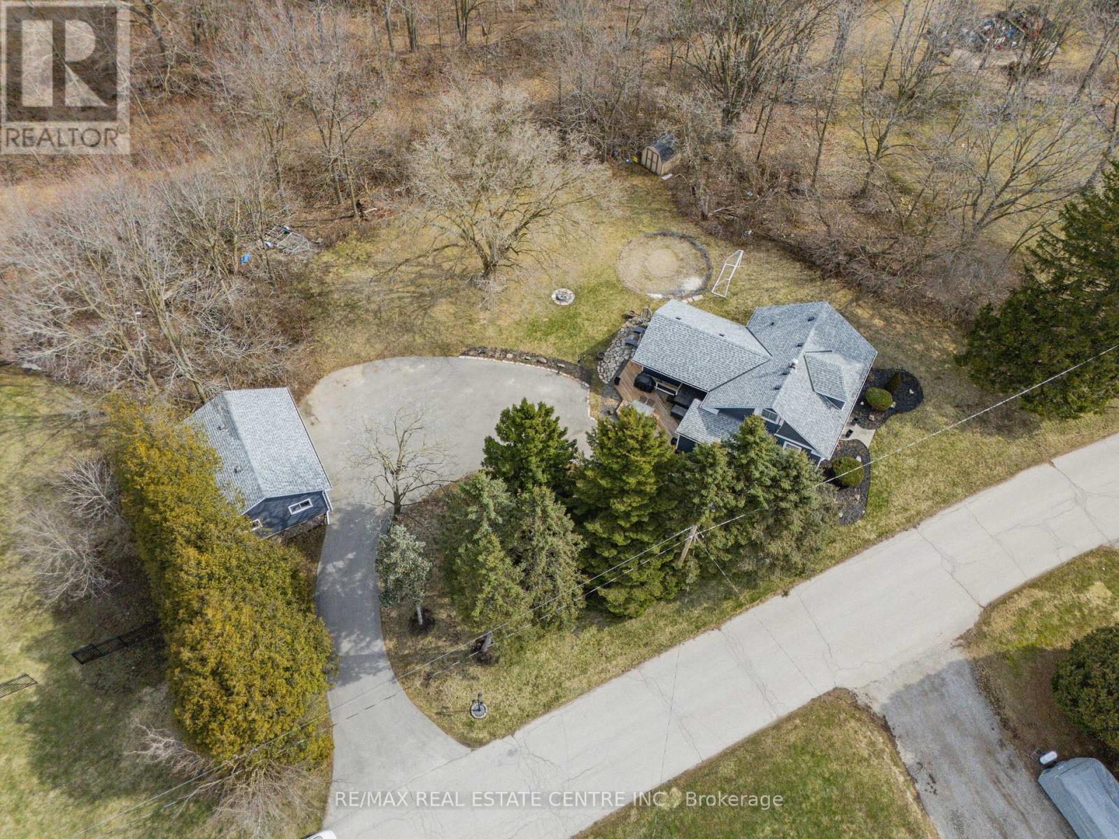1 Hughson Street, North Dumfries, Ontario  N0B 1L0 - Photo 45 - X12935554