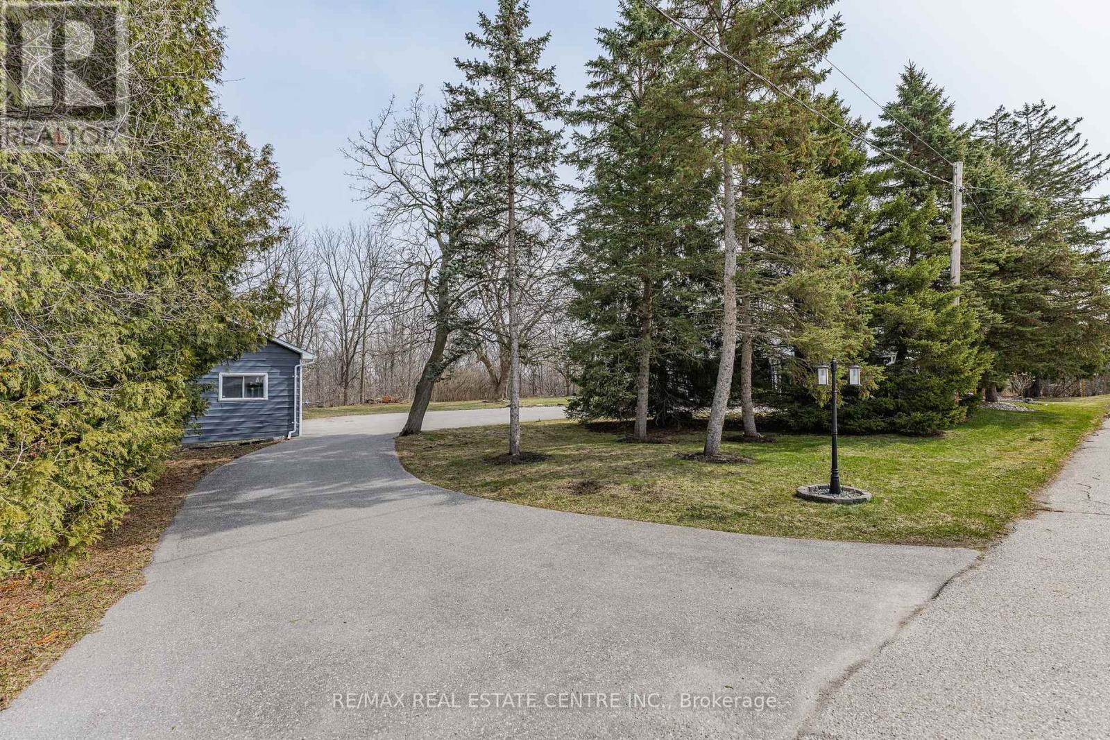 1 Hughson Street, North Dumfries, Ontario  N0B 1L0 - Photo 25 - X12935554