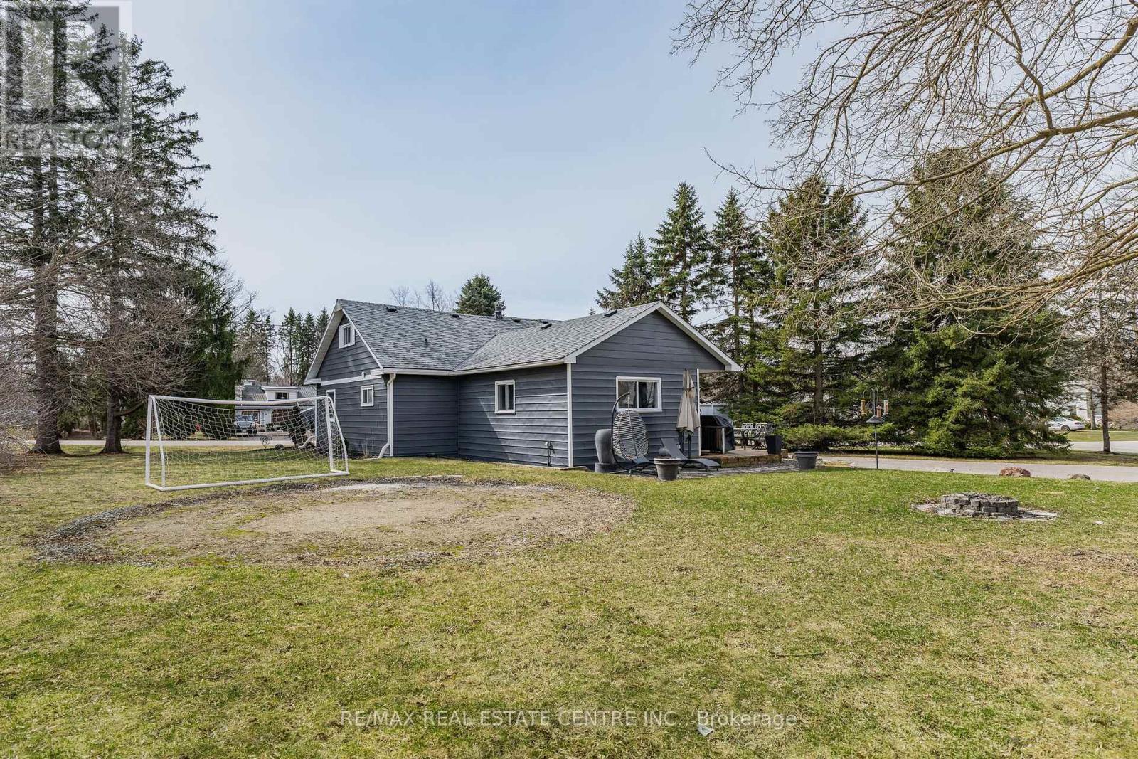 1 Hughson Street, North Dumfries, Ontario  N0B 1L0 - Photo 38 - X12935554