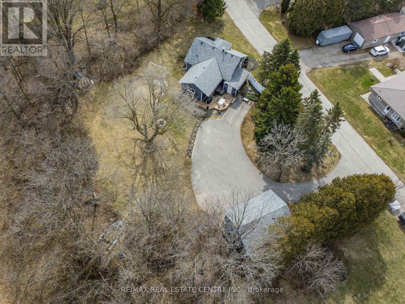 1 Hughson Street, North Dumfries, Ontario  N0B 1L0 - Photo 46 - X12935554