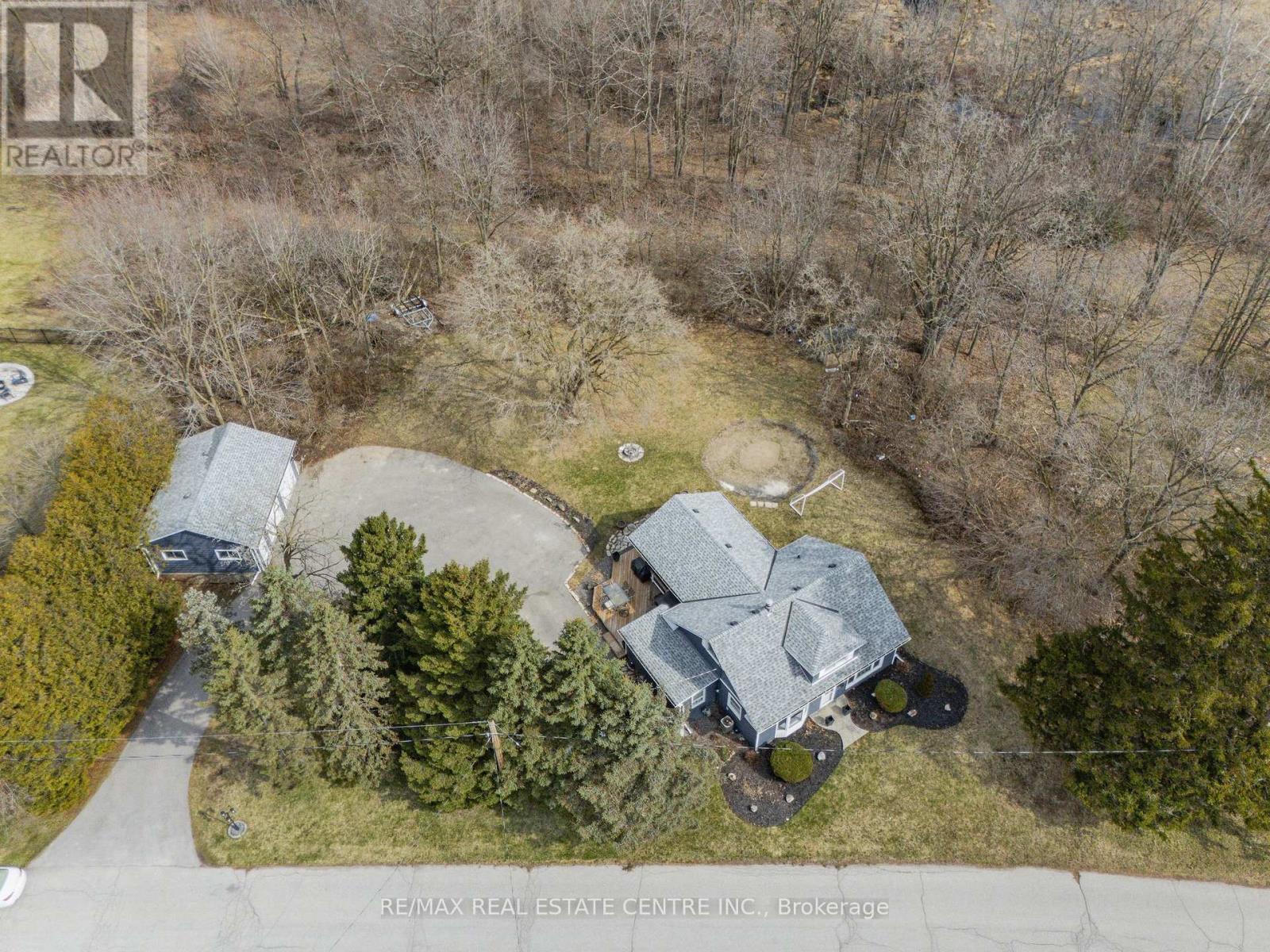 1 Hughson Street, North Dumfries, Ontario  N0B 1L0 - Photo 44 - X12935554