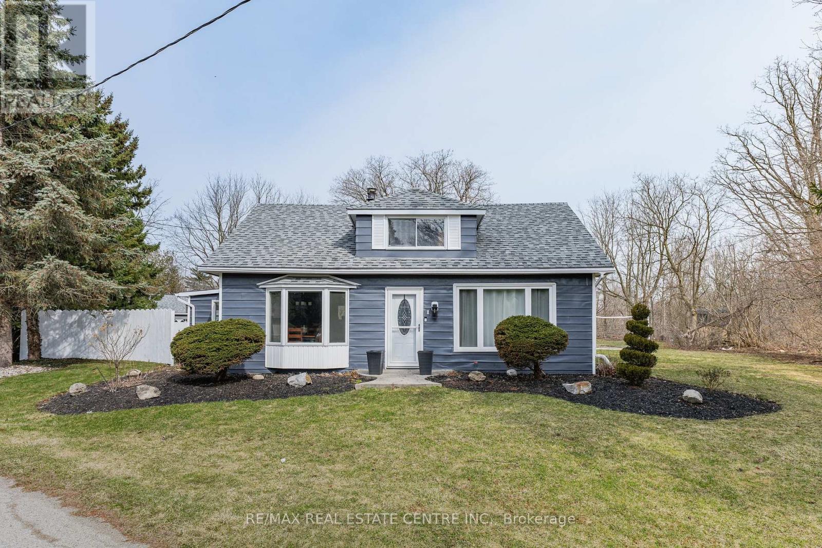 1 Hughson Street, North Dumfries, Ontario  N0B 1L0 - Photo 3 - X12935554
