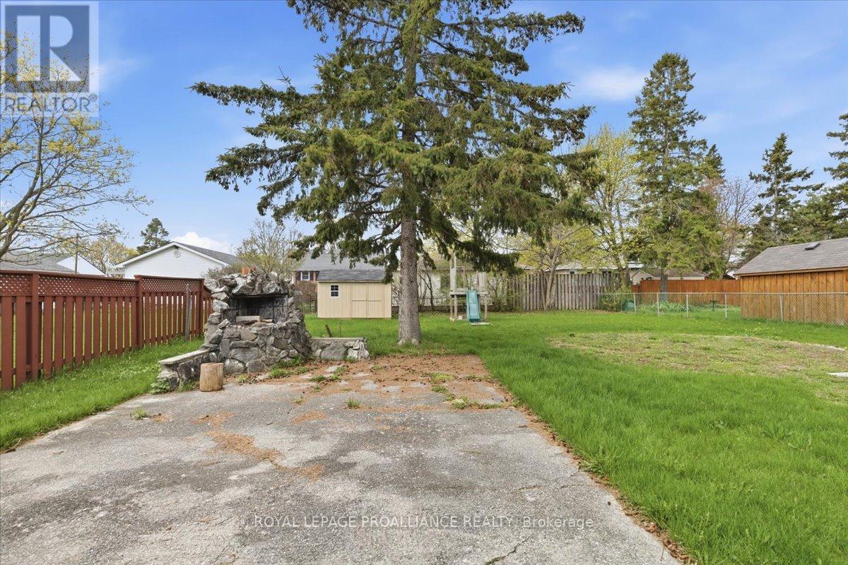 24 Gilbert Street, Belleville, Ontario  K8P 3H2 - Photo 45 - X12870368