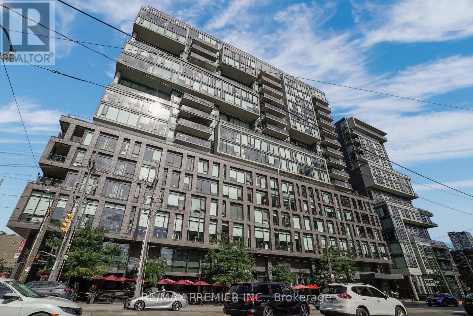 1118 - 111 BATHURST STREET, Toronto, Ontario