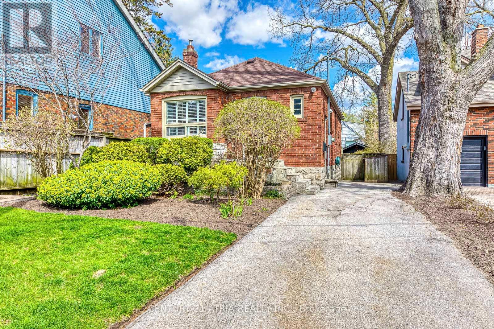 20 1/2 East Road, Toronto, Ontario  M1N 2A1 - Photo 2 - E13084276