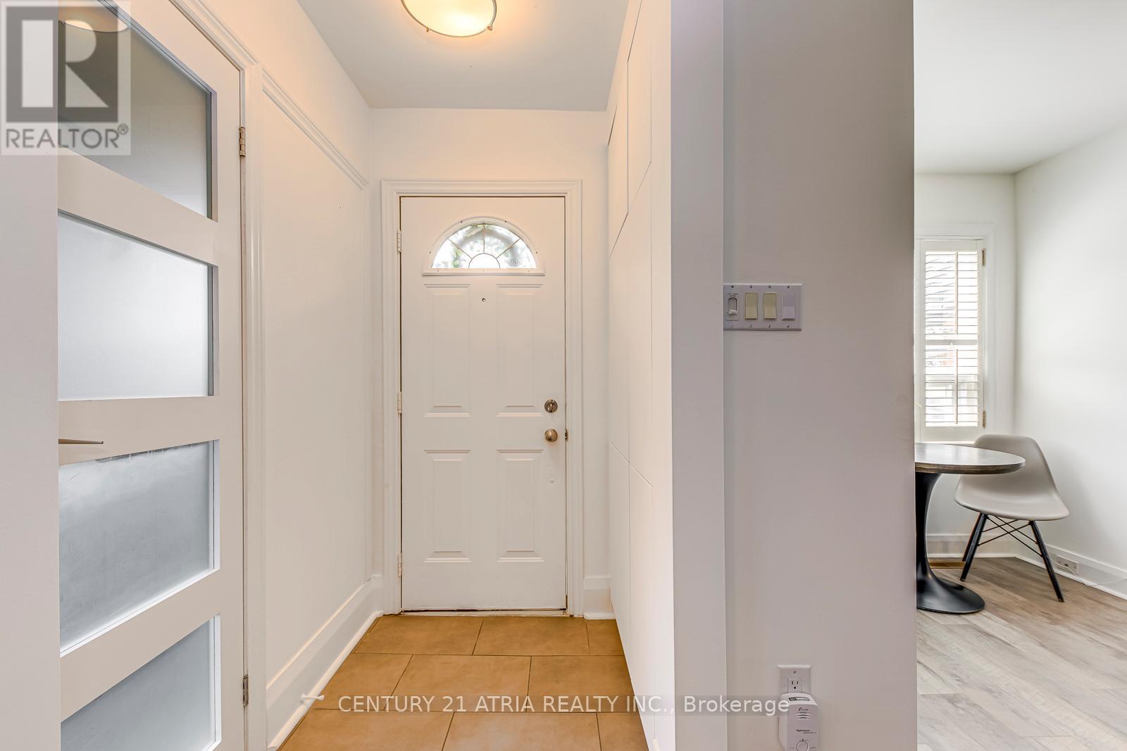 20 1/2 East Road, Toronto, Ontario  M1N 2A1 - Photo 4 - E13084276