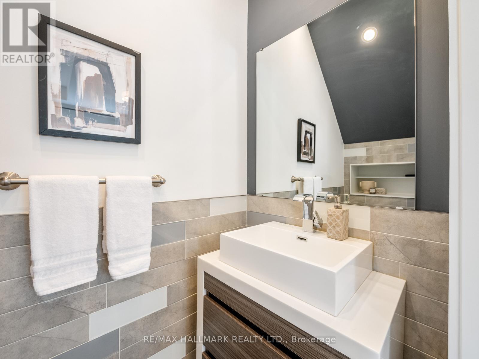 151 Eastwood Avenue, Toronto, Ontario  M1N 3H5 - Photo 13 - E13084290