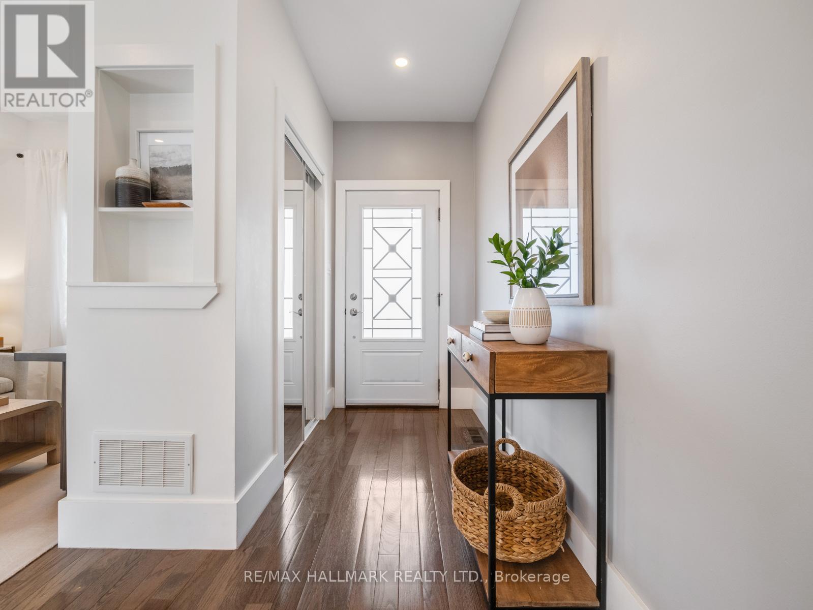 151 Eastwood Avenue, Toronto, Ontario  M1N 3H5 - Photo 2 - E13084290
