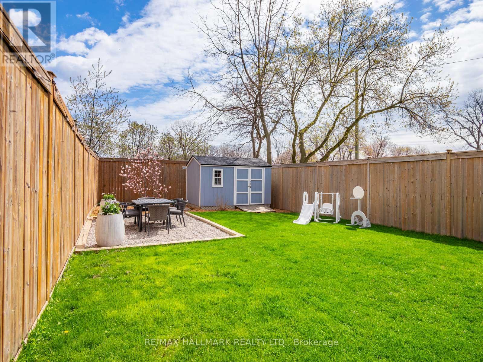 151 Eastwood Avenue, Toronto, Ontario  M1N 3H5 - Photo 34 - E13084290