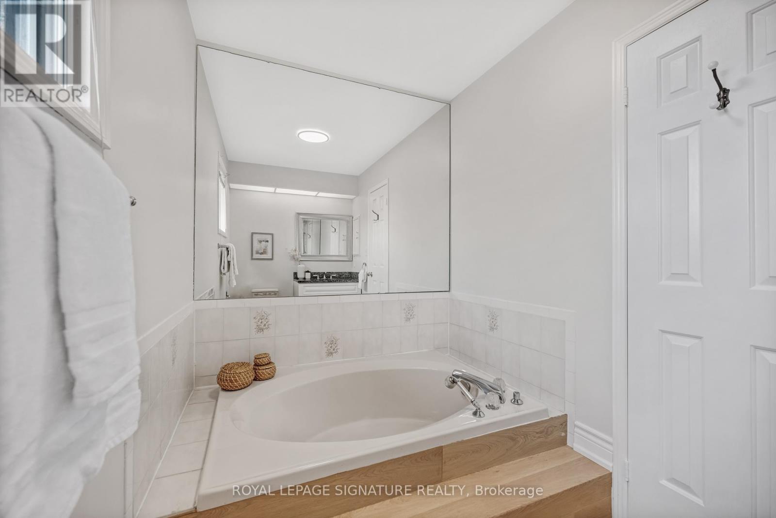 1204 Maple Gate Road, Pickering, Ontario  L1X 1T1 - Photo 23 - E13084320