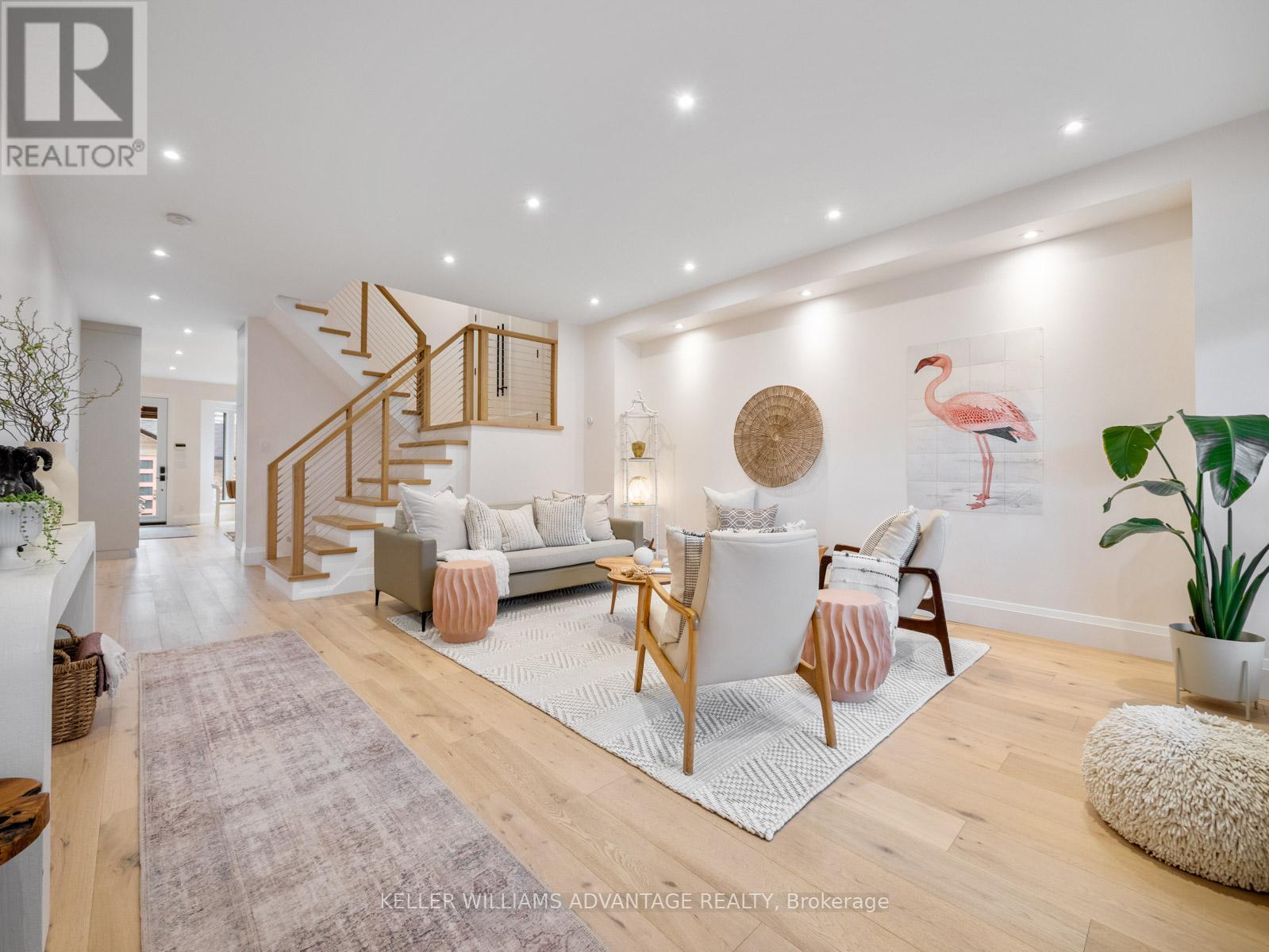 87 Boardwalk Drive, Toronto, Ontario  M4L 3X9 - Photo 4 - E13084442