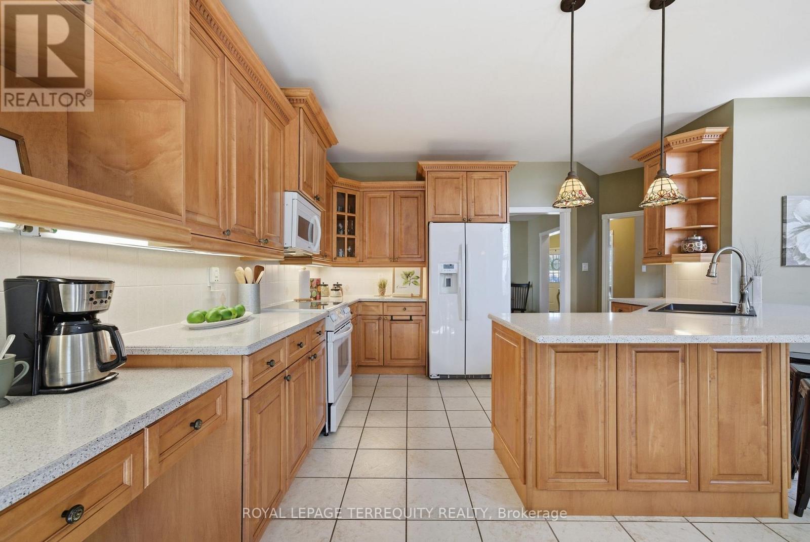 20 Selkirk Drive, Whitby, Ontario  L1M 2E6 - Photo 18 - E13084458