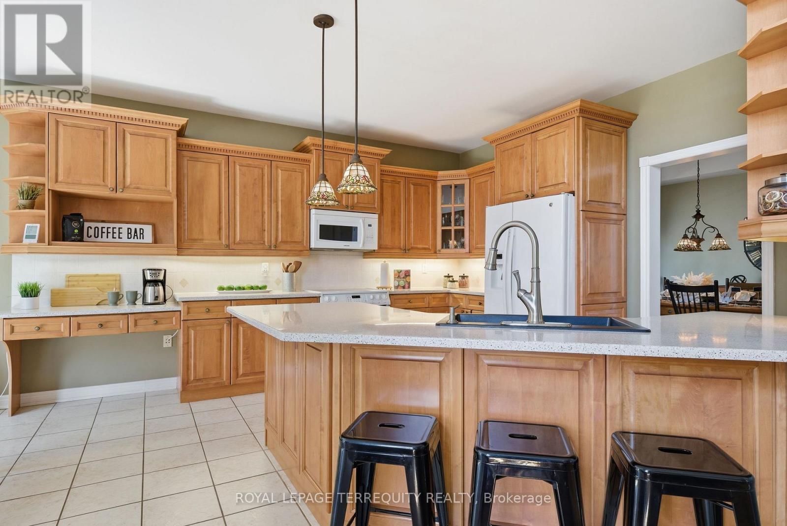 20 Selkirk Drive, Whitby, Ontario  L1M 2E6 - Photo 19 - E13084458