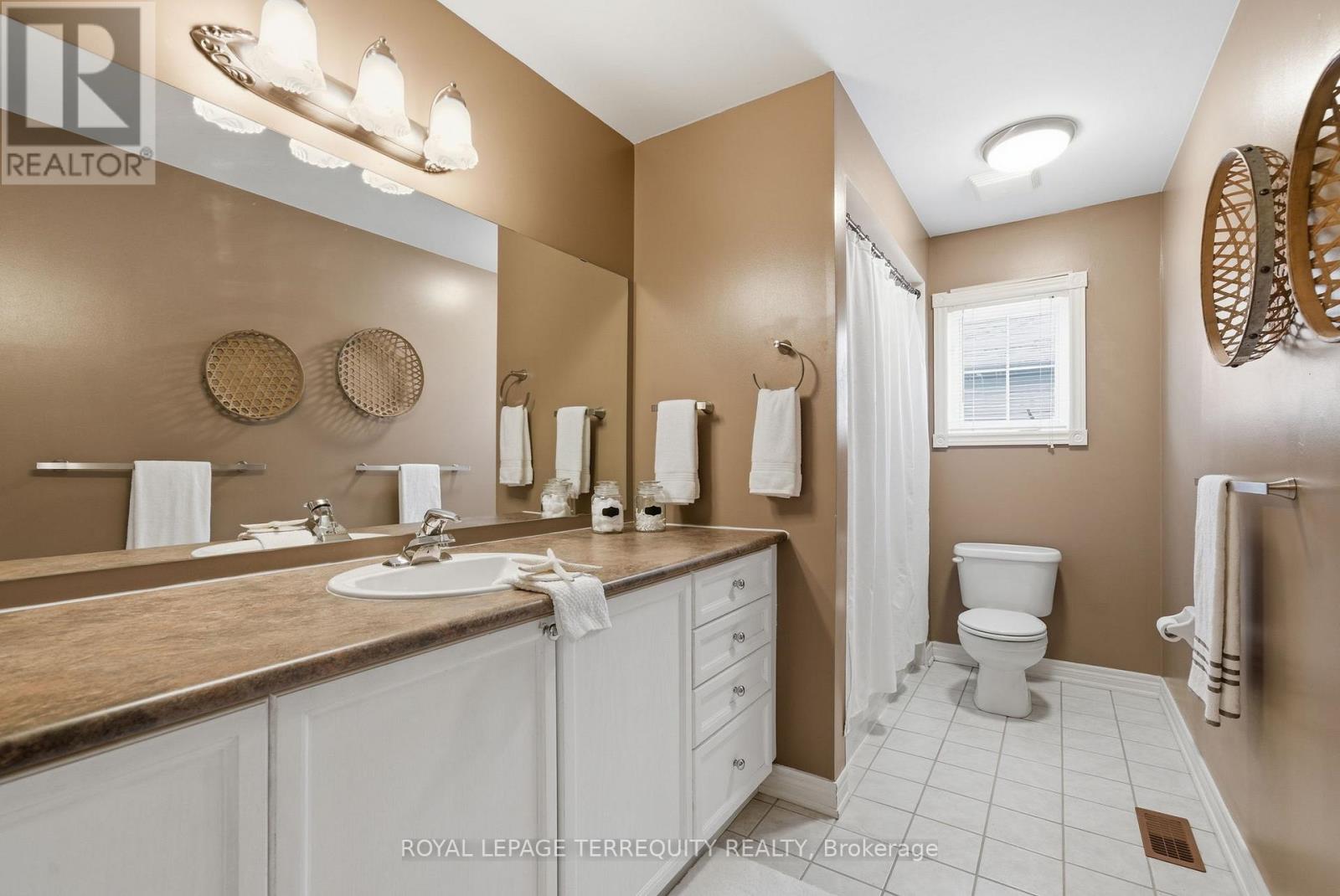 20 Selkirk Drive, Whitby, Ontario  L1M 2E6 - Photo 32 - E13084458