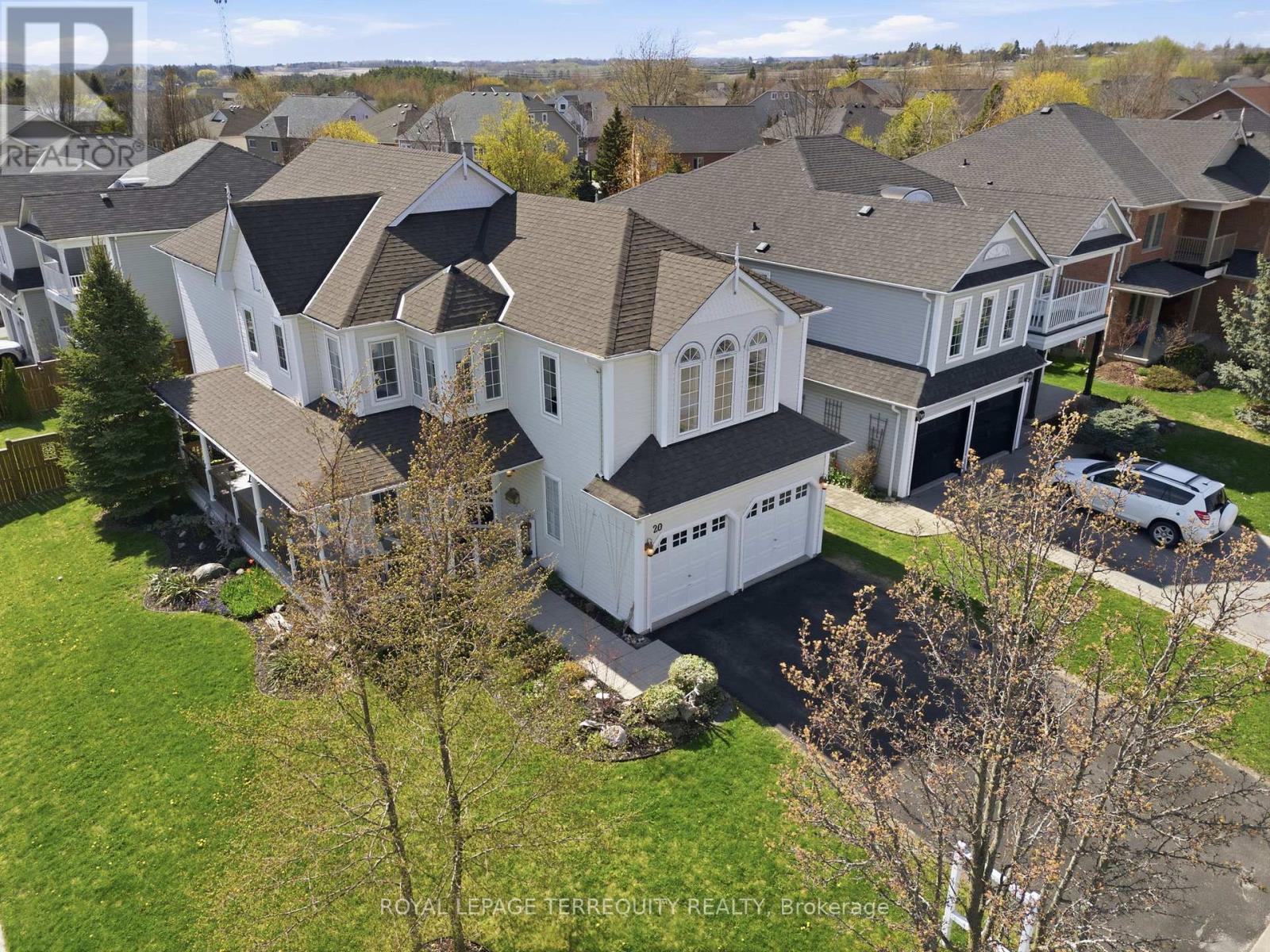 20 Selkirk Drive, Whitby, Ontario  L1M 2E6 - Photo 5 - E13084458
