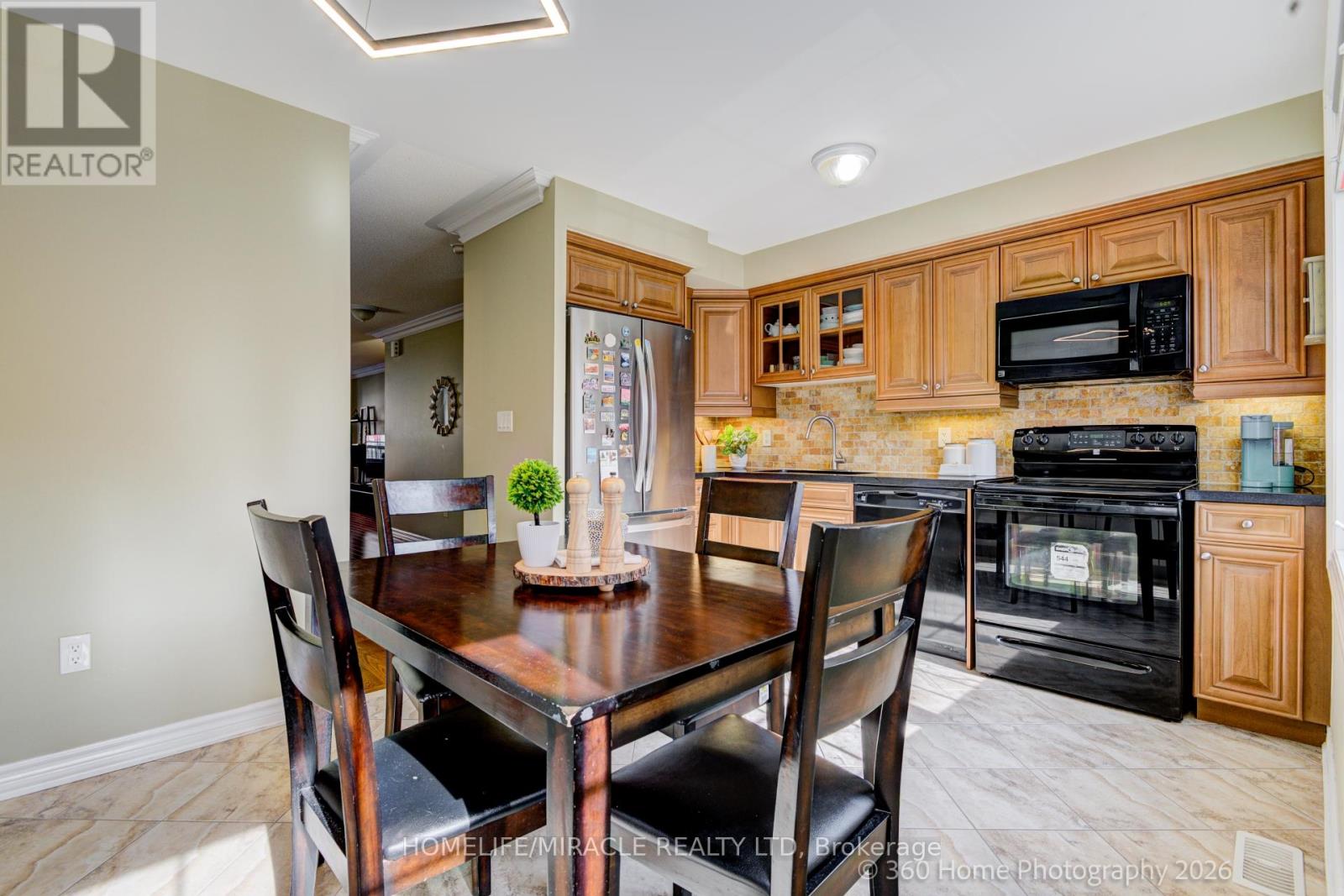 48 Strangford Lane, Toronto, Ontario  M1L 0E4 - Photo 13 - E13084460