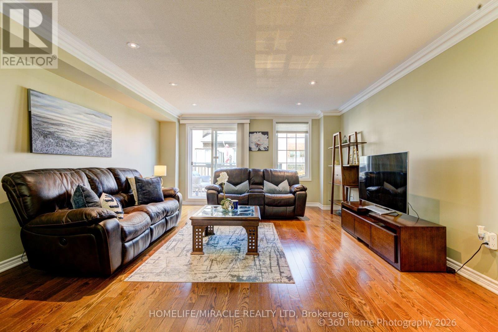 48 Strangford Lane, Toronto, Ontario  M1L 0E4 - Photo 8 - E13084460