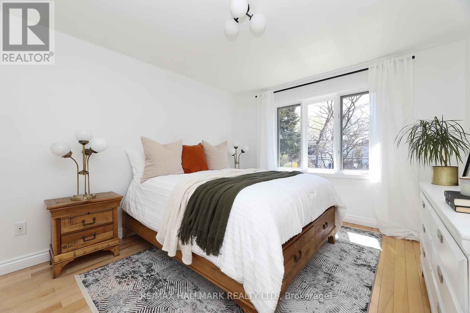 787 Sammon Avenue, Toronto, Ontario  M4C 2E6 - Photo 16 - E13084526
