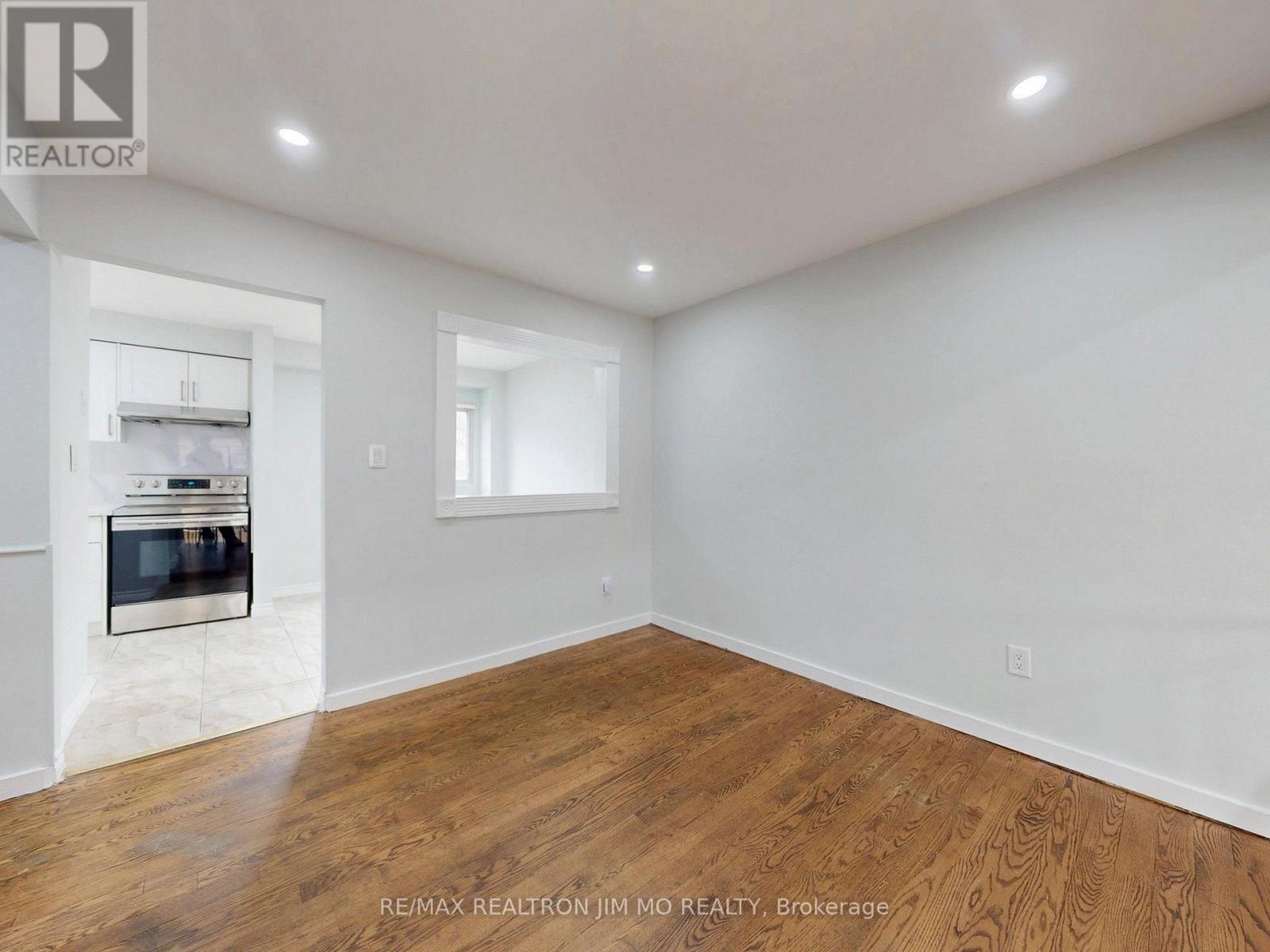 130 Jenny Wren Way, Toronto, Ontario  M2H 2Z2 - Photo 10 - C12982474