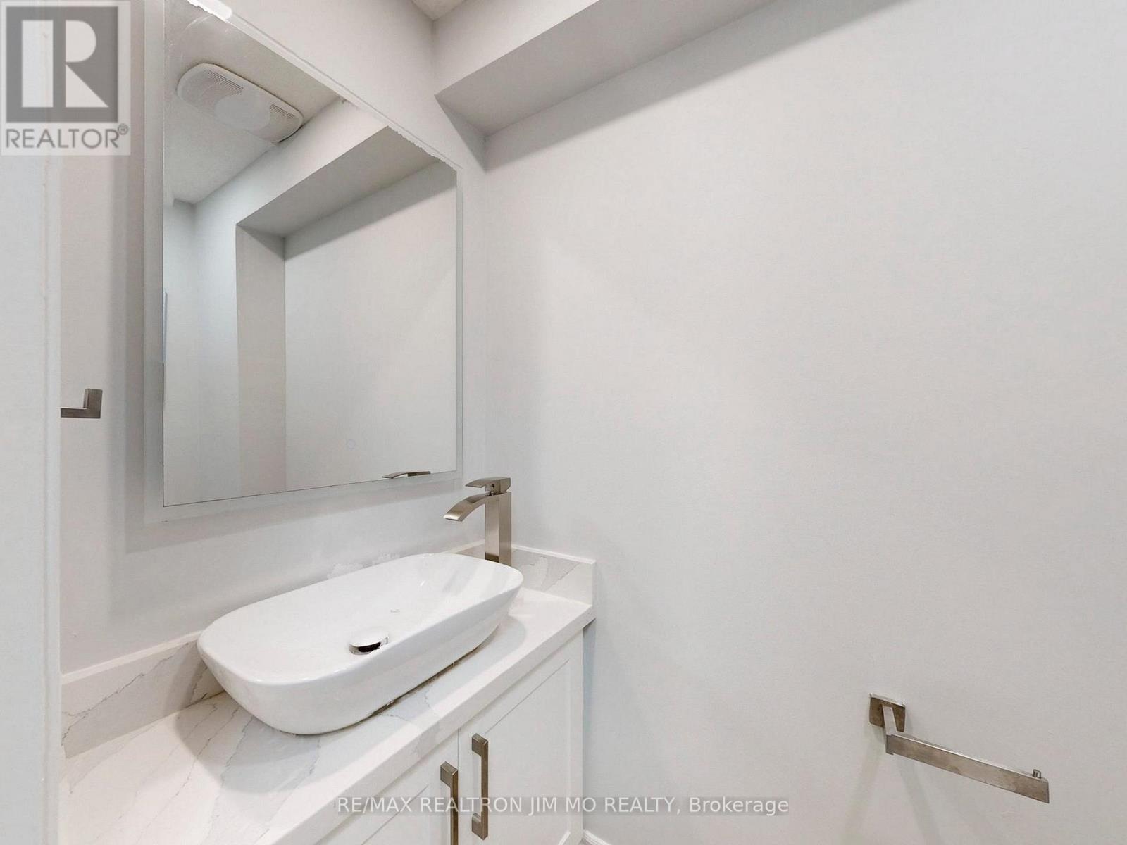 130 Jenny Wren Way, Toronto, Ontario  M2H 2Z2 - Photo 37 - C12982474