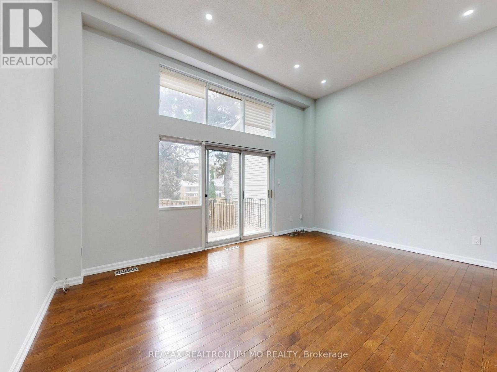 130 Jenny Wren Way, Toronto, Ontario  M2H 2Z2 - Photo 4 - C12982474