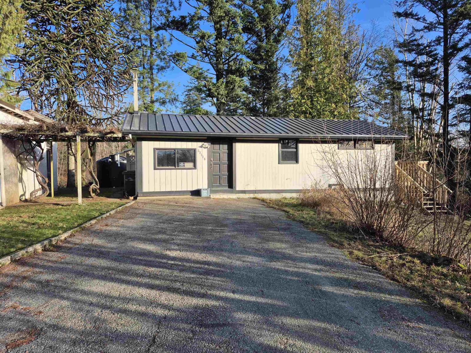 37318 Ward Road, Abbotsford, British Columbia  V3G 2K6 - Photo 1 - R3080511